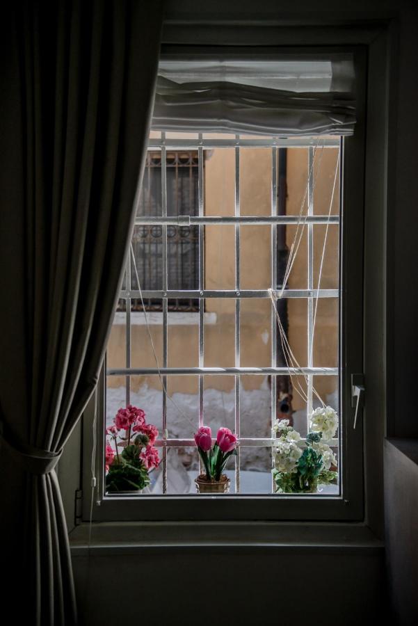 Gondola Rosa, Incantevole Vista Sul Canale Venesia Bagian luar foto